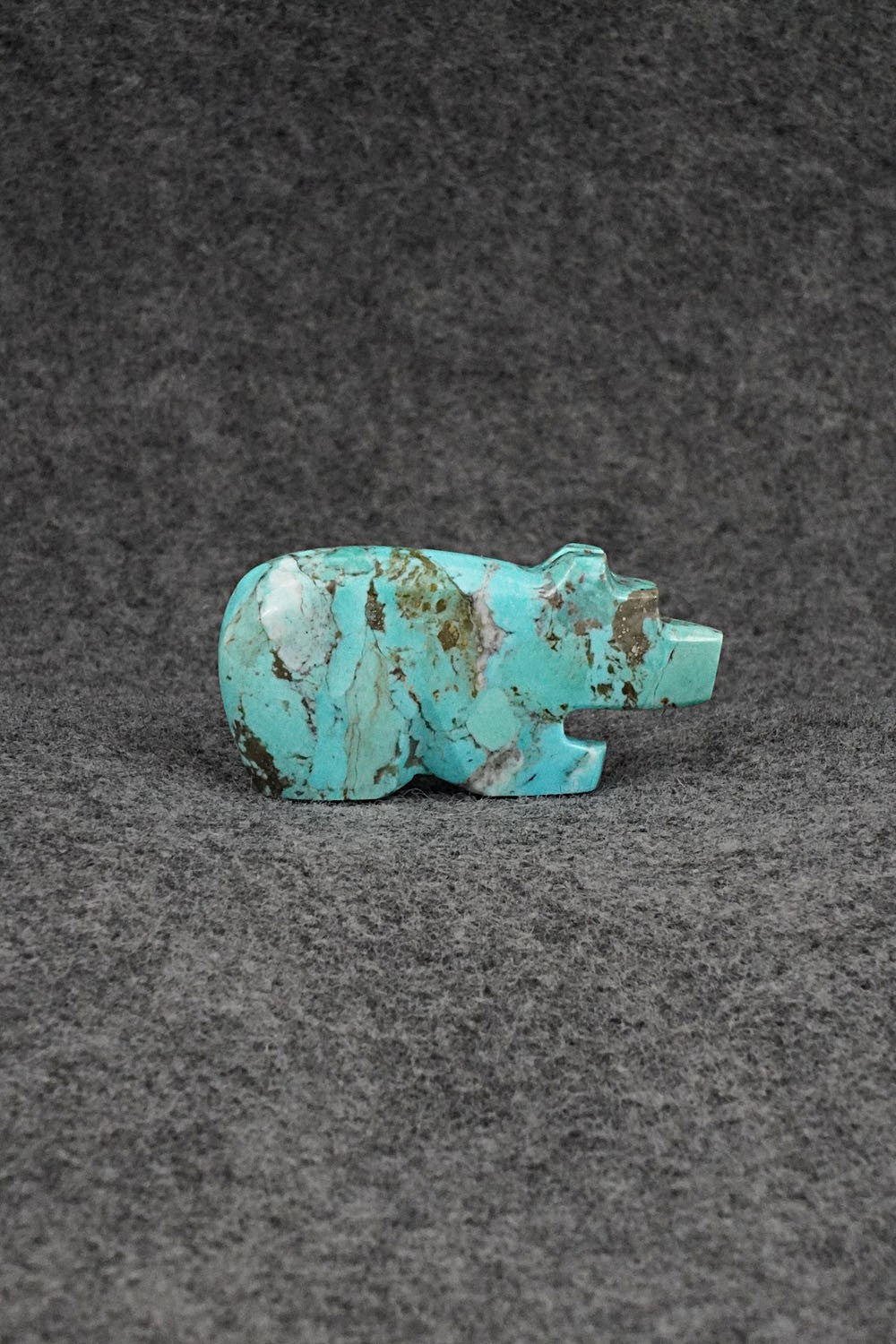 Bear Zuni Fetish Carving - Bernard Laiwakete