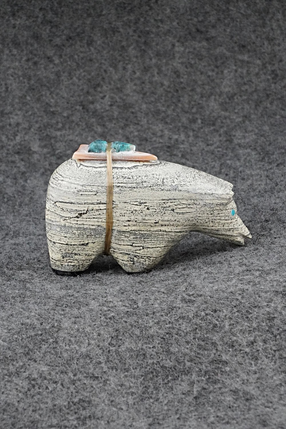 Bear Zuni Fetish Carving - Delvin Leekya