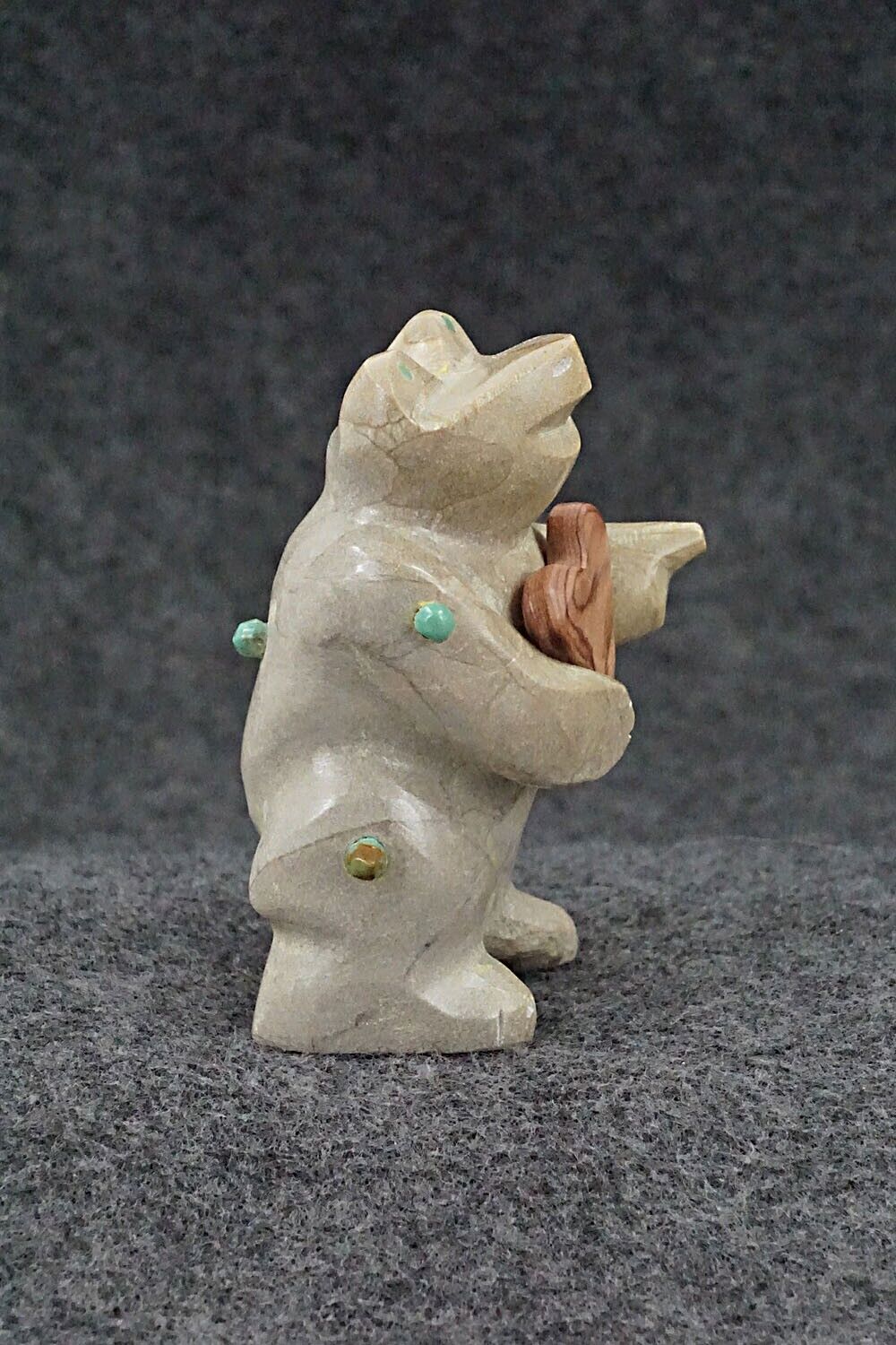 Frog with Heart Zuni Fetish Carving - Enrike Leekya
