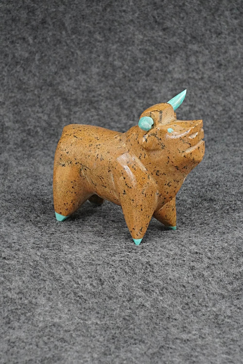 Bull Zuni Fetish Carving - Enrike Leekya