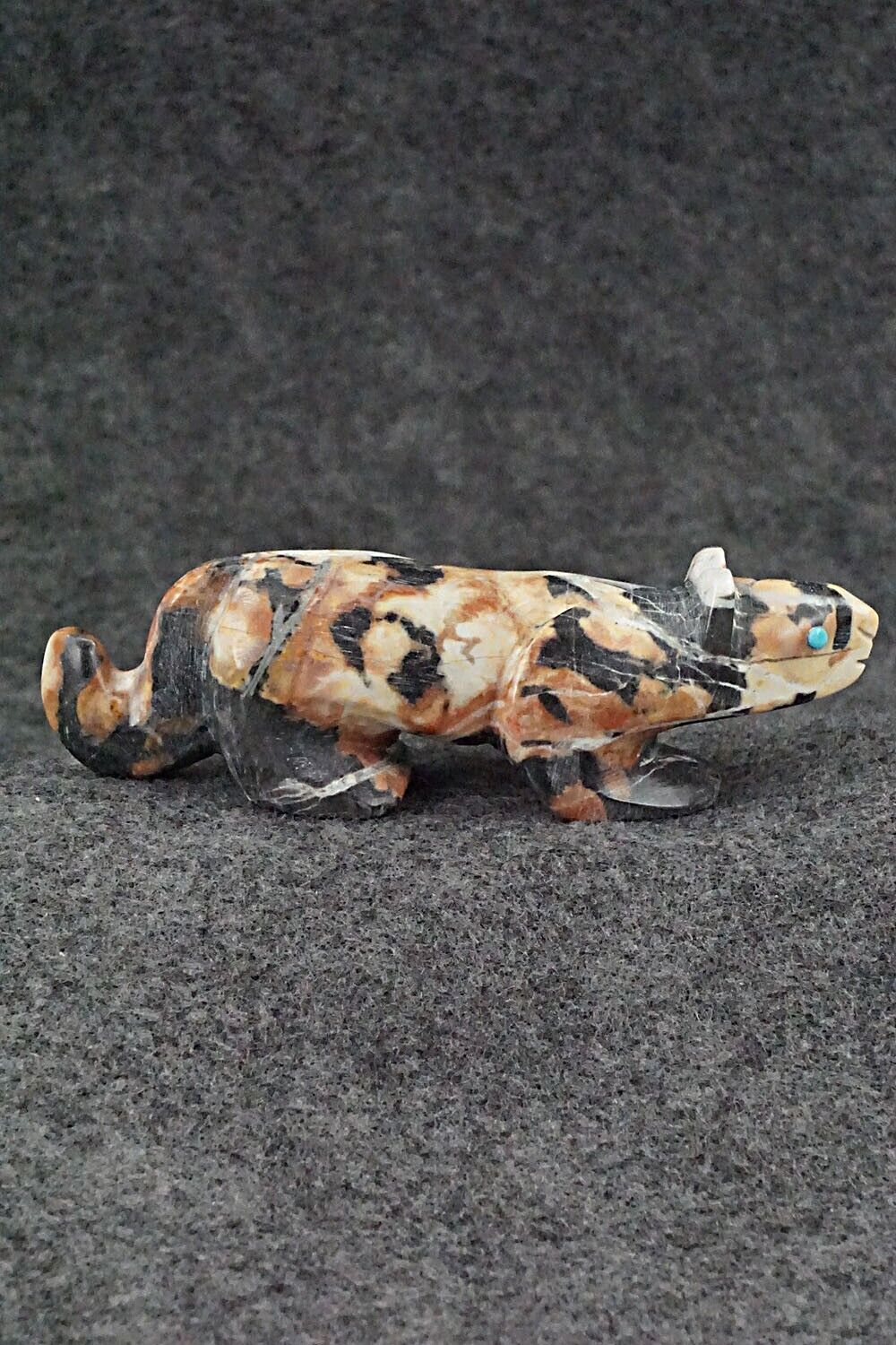 Mountain Lion Zuni Fetish Carving - Ronnie Lunasee