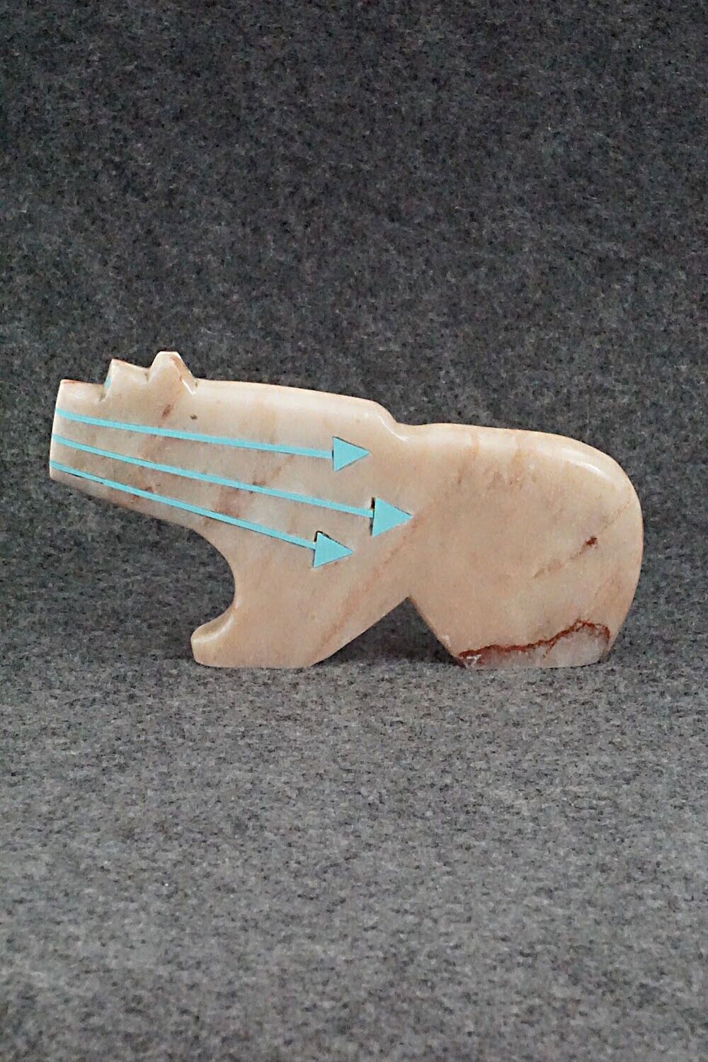 Bear Zuni Fetish Carving - Bernard Laiwakete