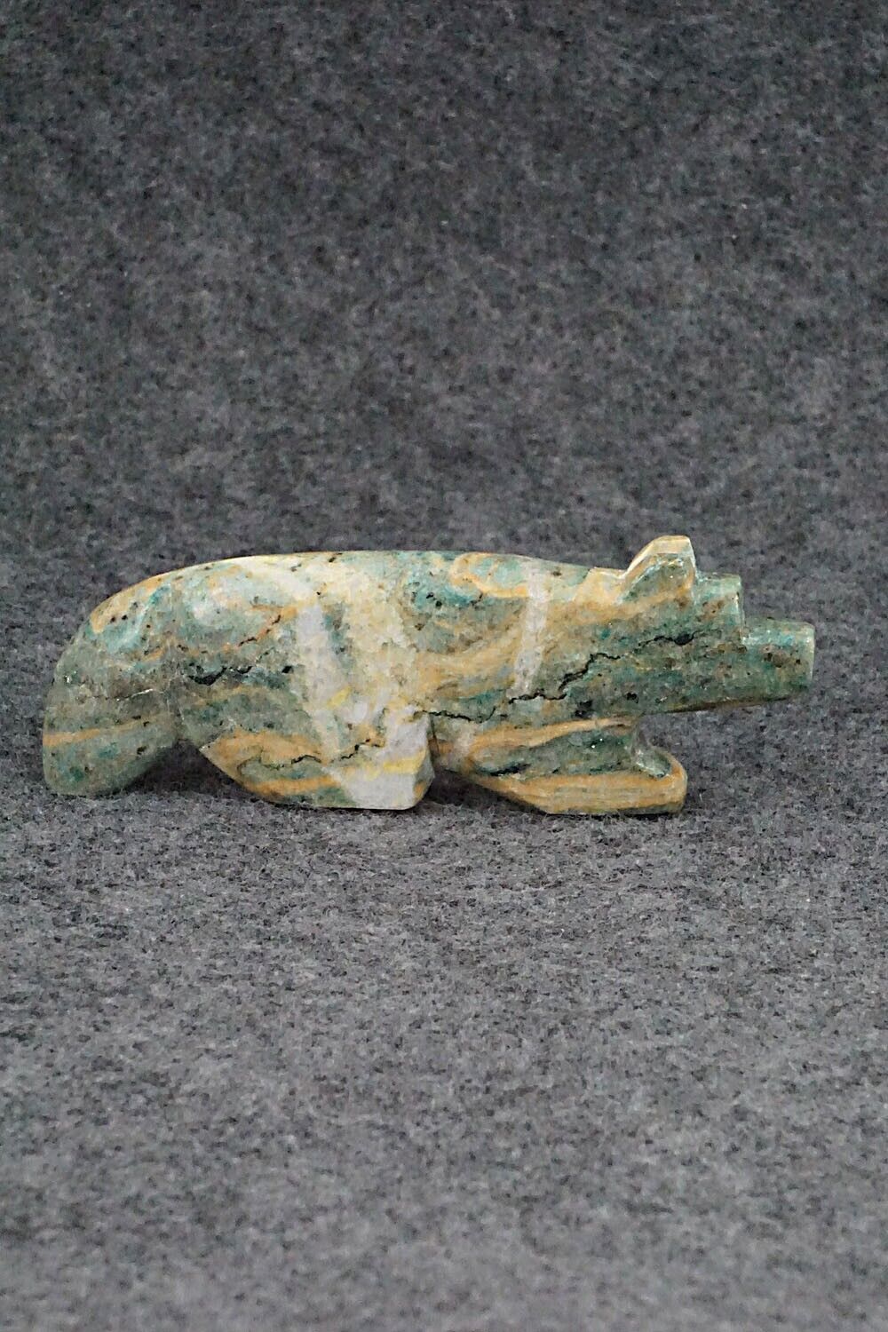 Wolf Zuni Fetish Carving - Bernard Laiwakete