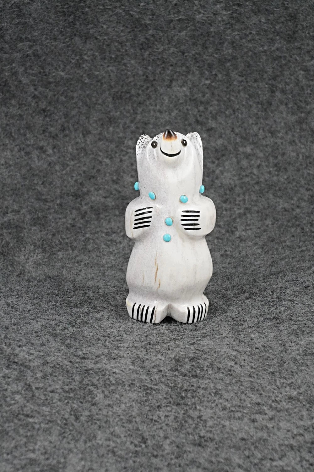 Bear Zuni Fetish Carving - Claudia Peina