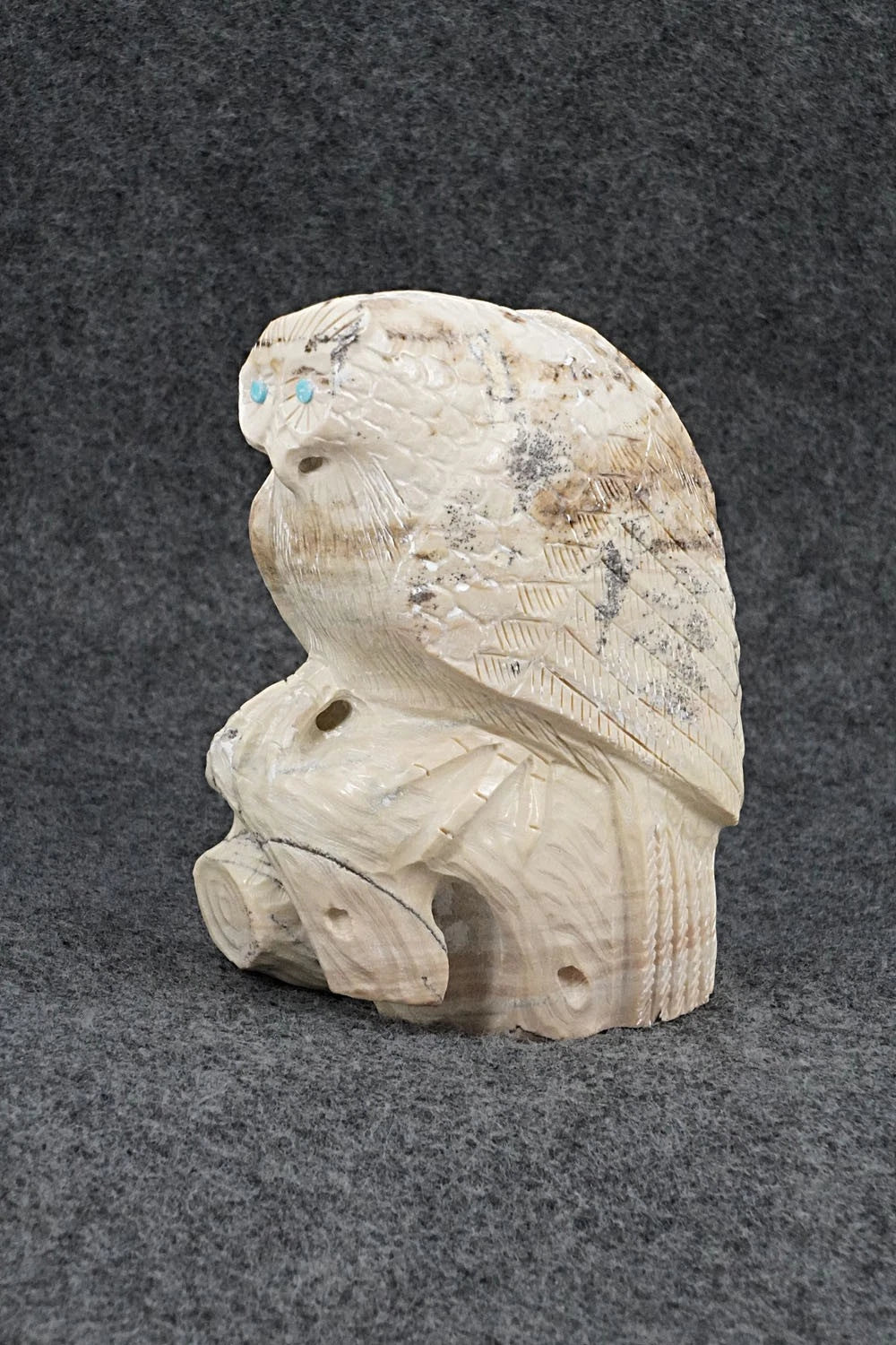 Owl Zuni Fetish Carving - Derrick Kaamasee