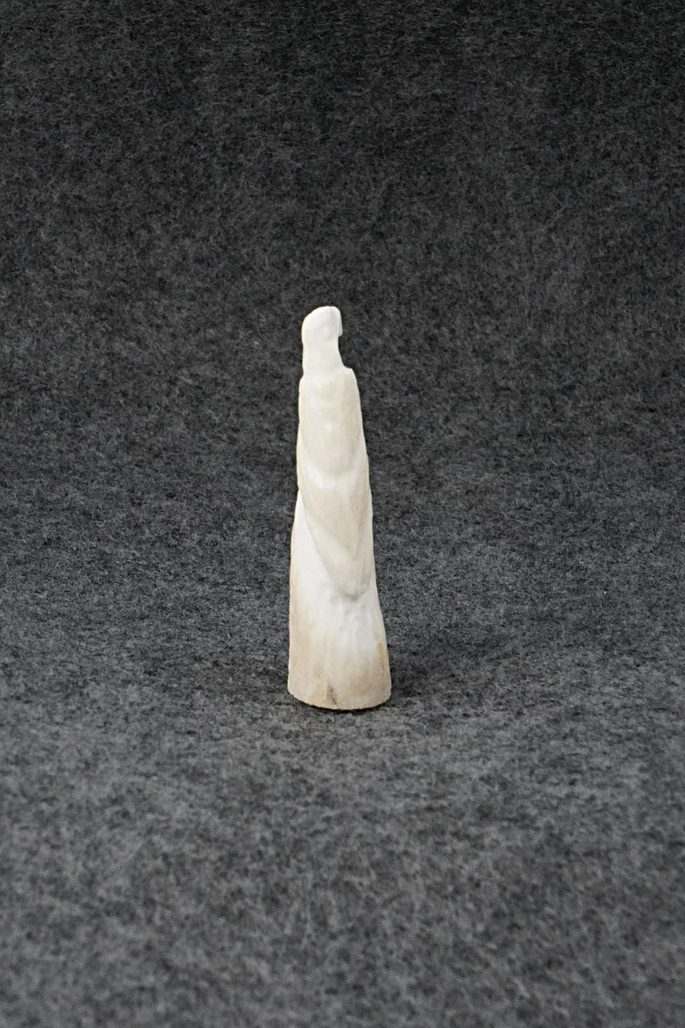 Eagle Zuni Fetish Carving - Maxx Laate