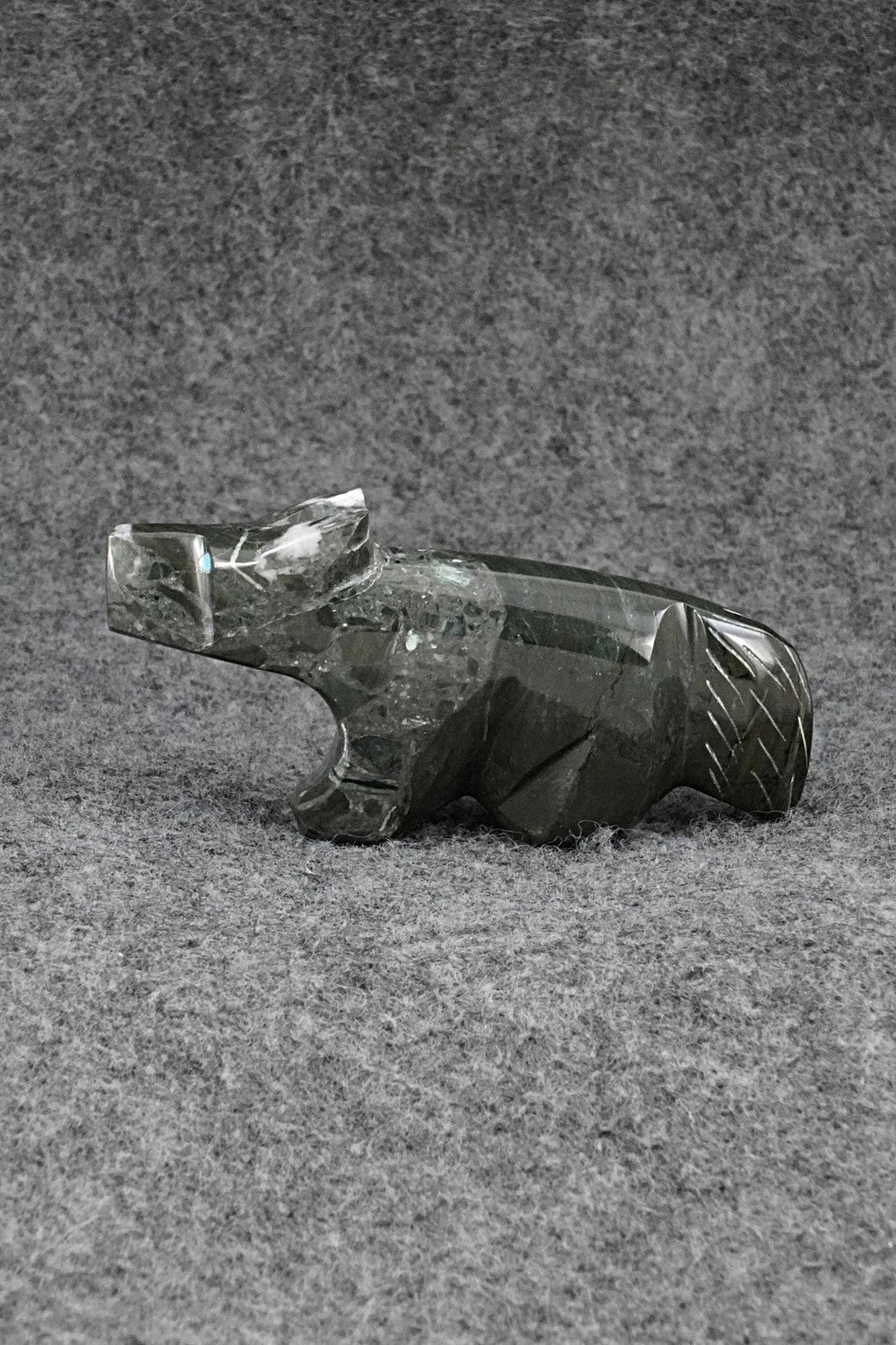 Wolf Zuni Fetish Carving - Kenric Laiwakete