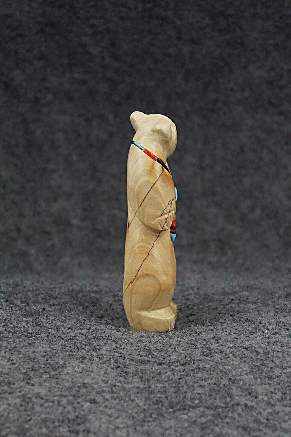 Bear Zuni Fetish Carving - Danette Laate