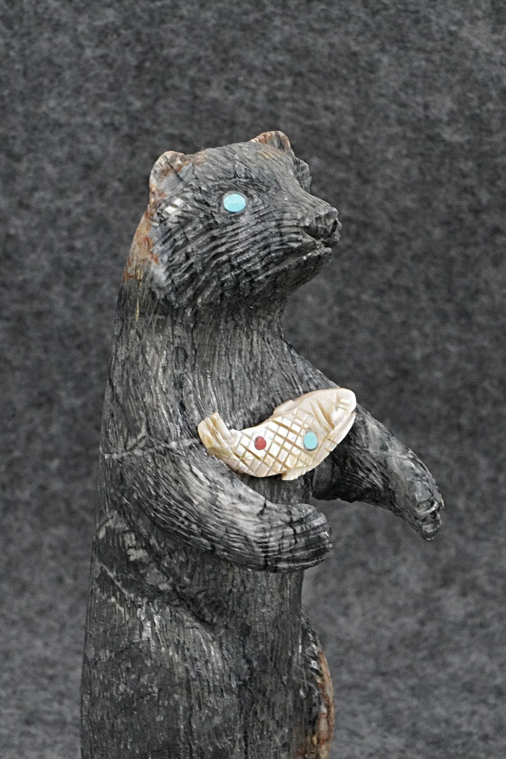 Bear Zuni Fetish Carving - Lance Cheama