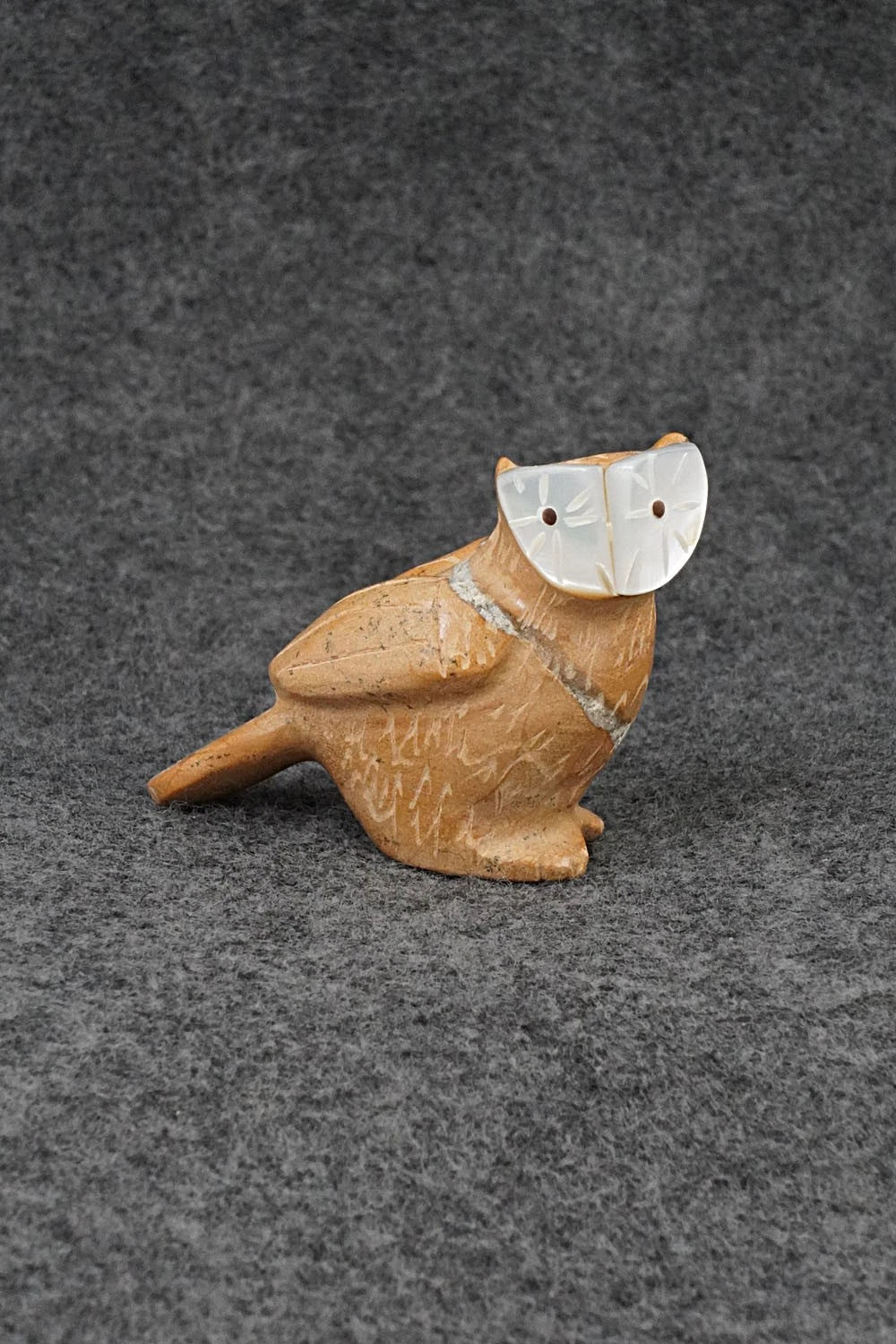 Owl Zuni Fetish Carving - Freddie Leekya