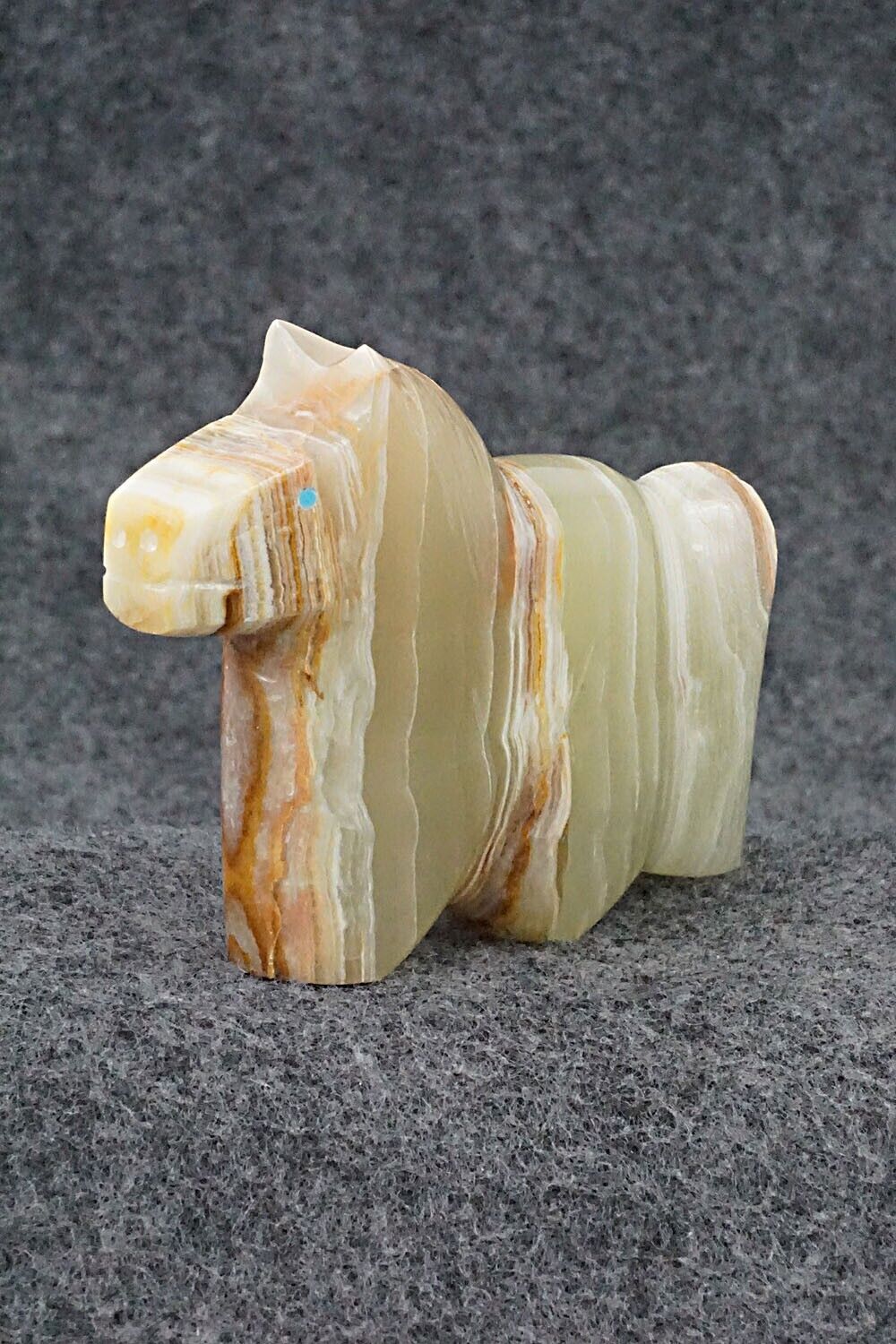 Horse Zuni Fetish Carving - Daphne Quam