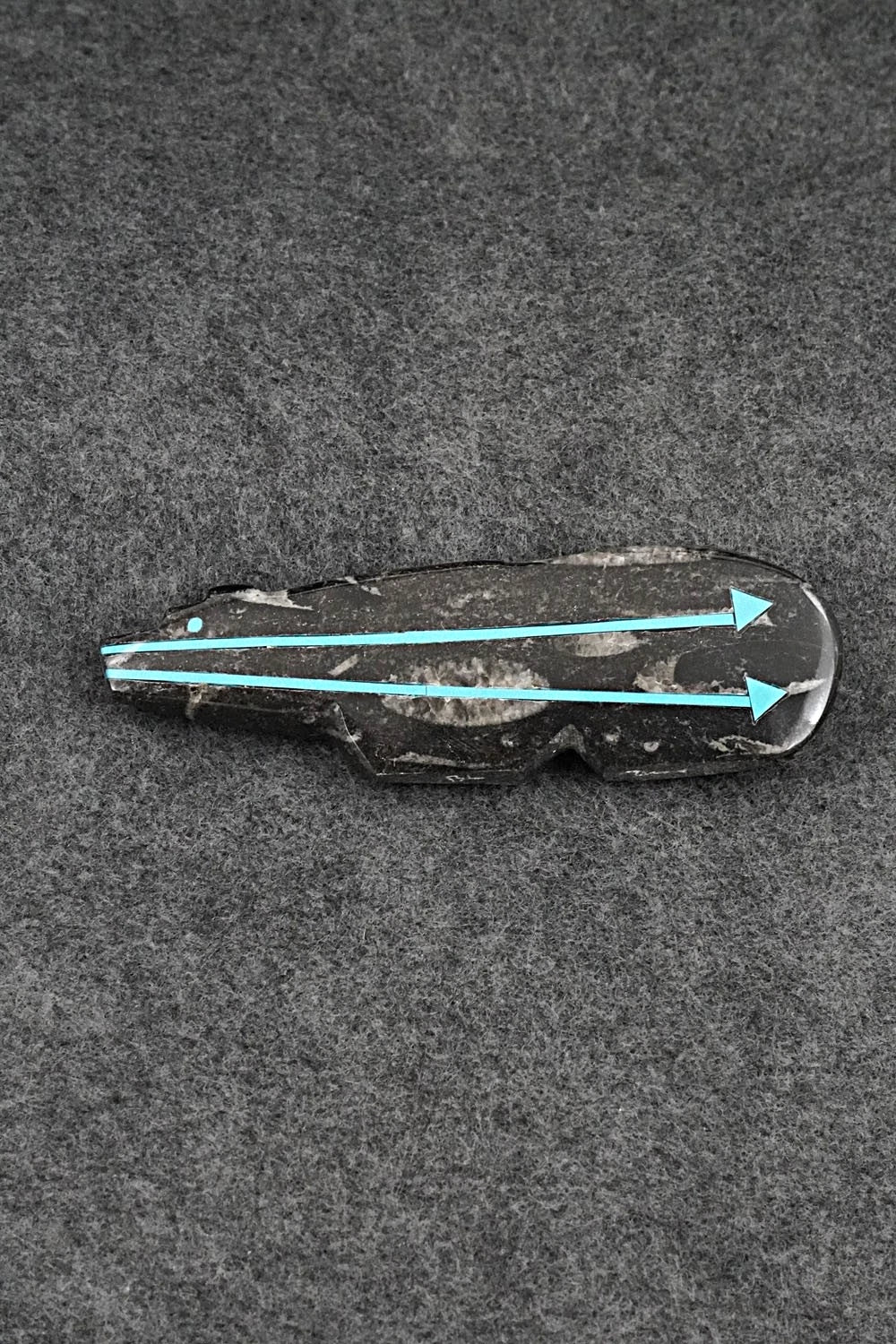 Bear Zuni Fetish Carving - Bernard Laiwakete