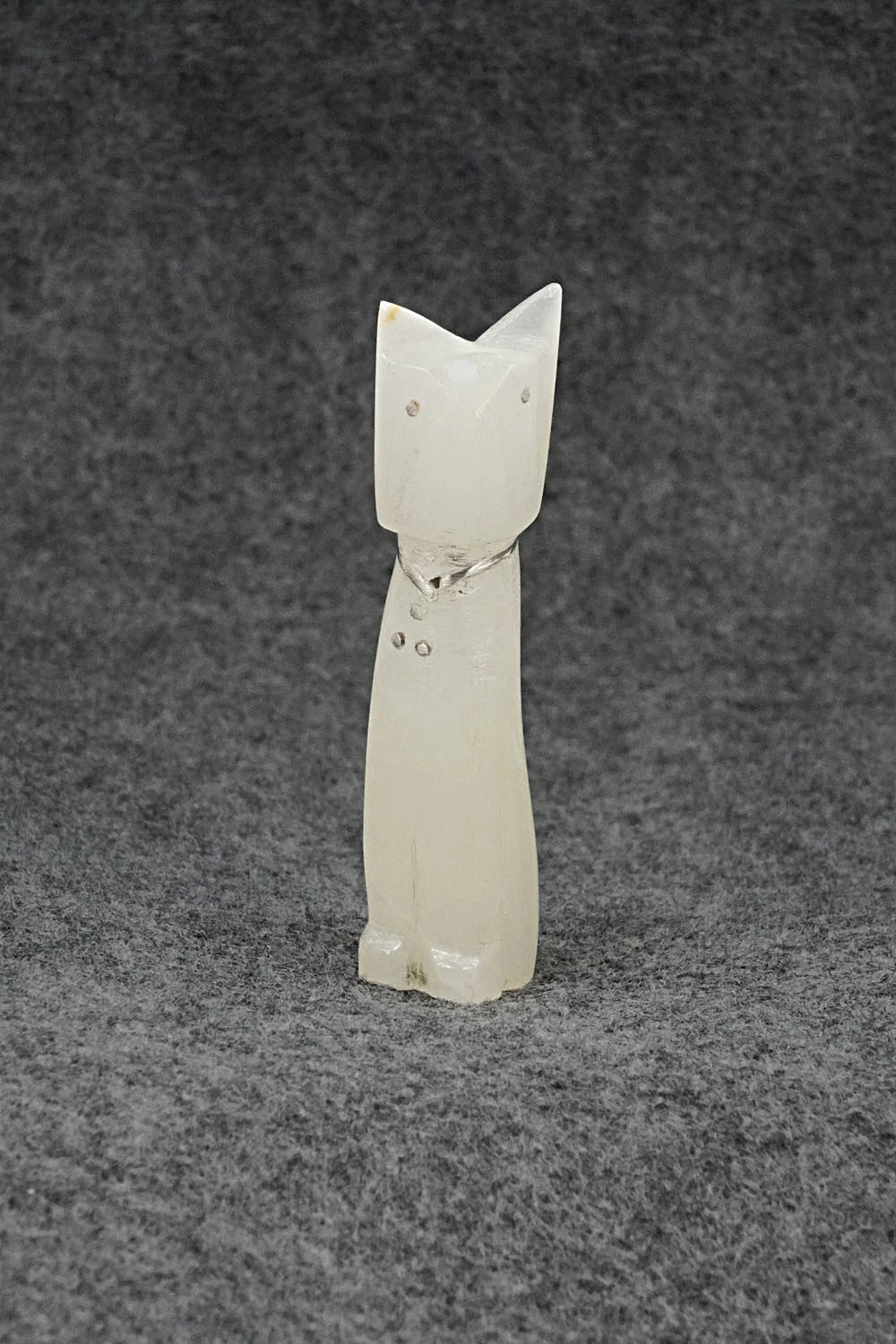 Cat Zuni Fetish Carving - Kenny Chavez