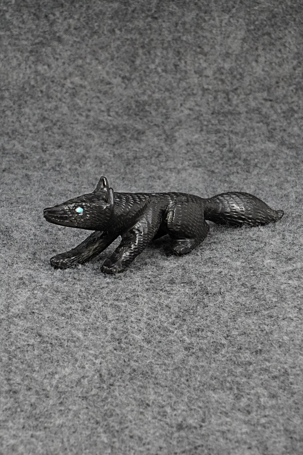 Wolf Zuni Fetish Carving - Lance Cheama