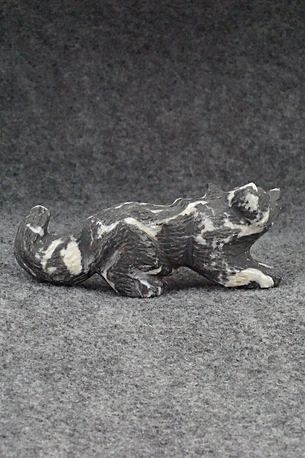 Wolf Zuni Fetish Carving - Tony Mackel