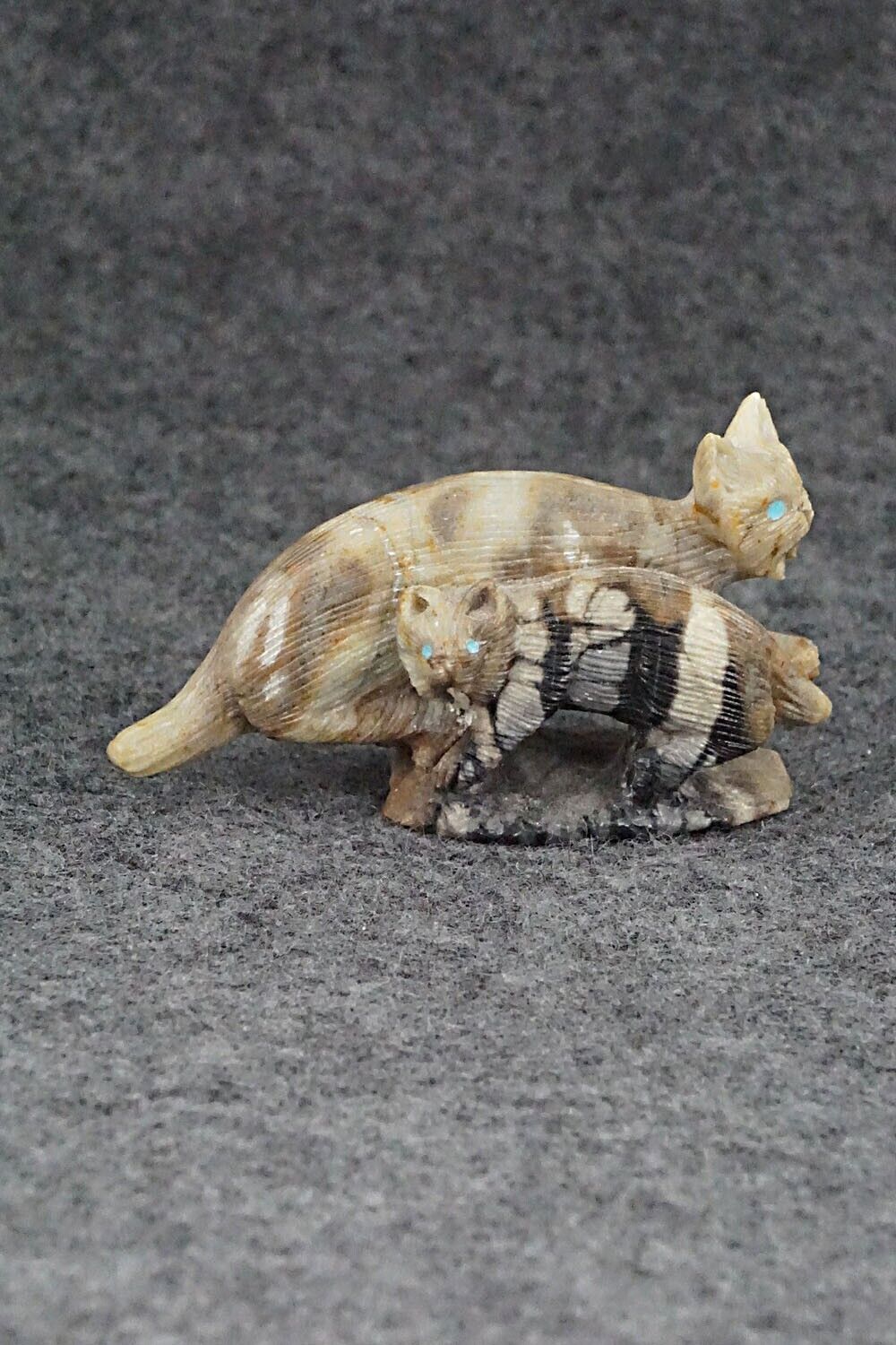 Bobcats Zuni Fetish Carving - Colin Weeka