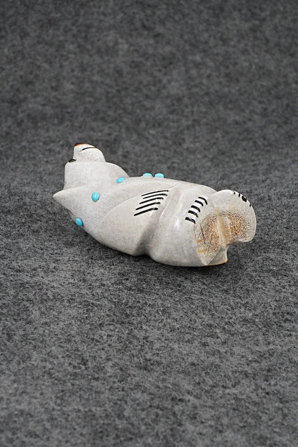 Bear Zuni Fetish Carving - Claudia Peina