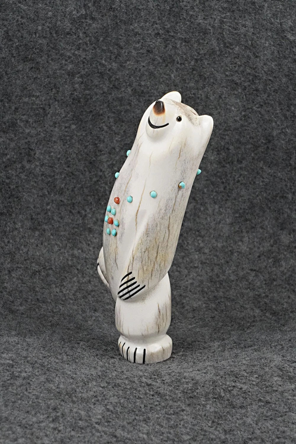 Bear Zuni Fetish Carving - Claudia Peina