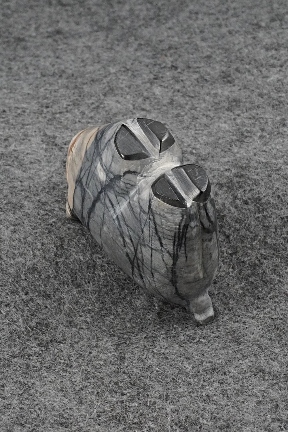 Pig Zuni Fetish Carving - Delvin Leekya