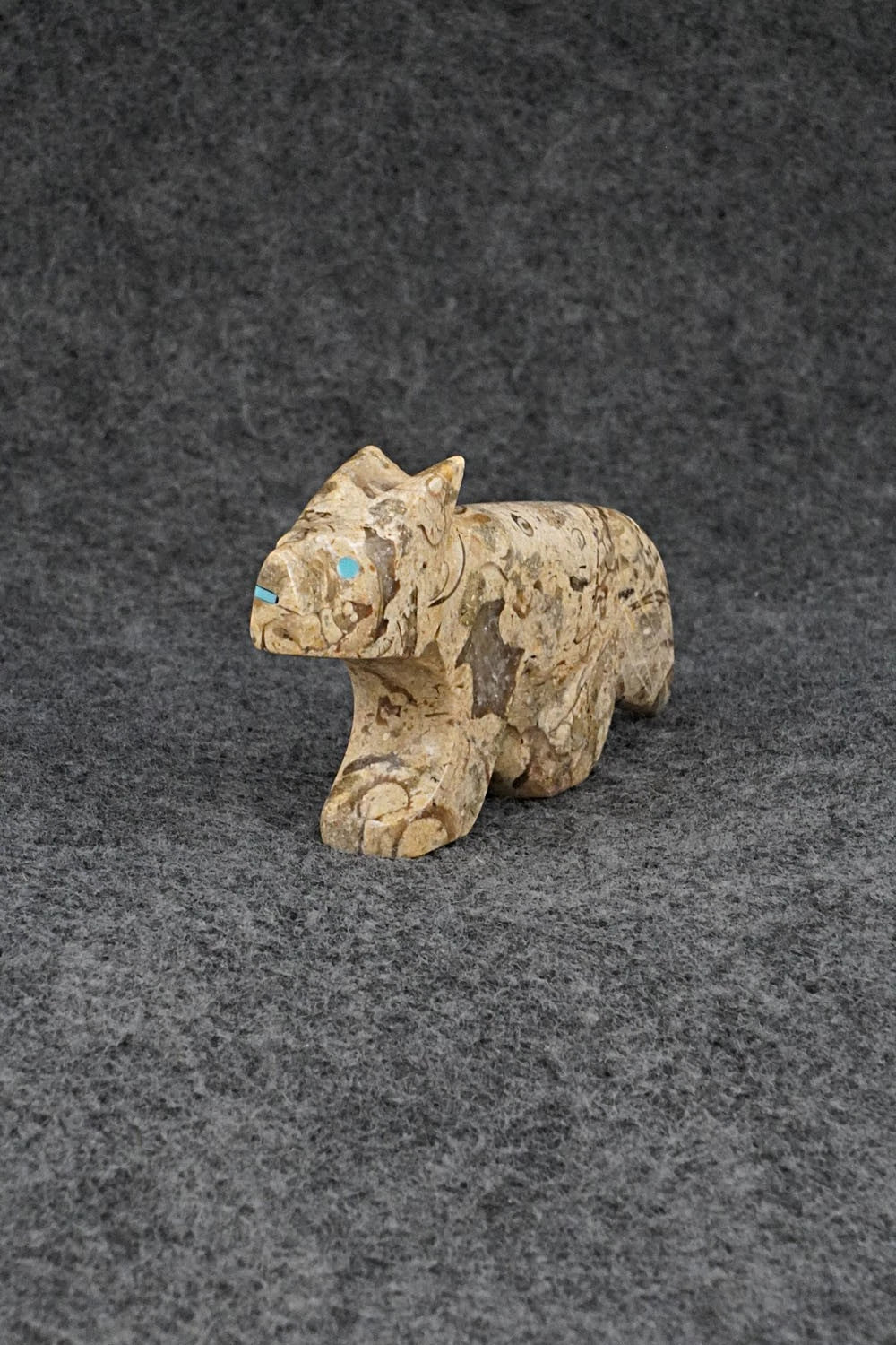 Wolf Zuni Fetish Carving - Kenric Laiwakete