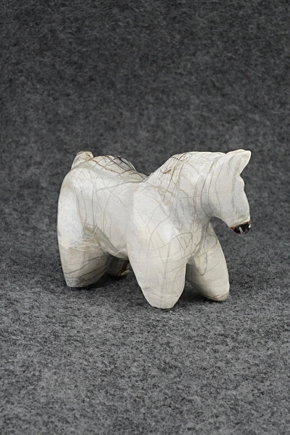Horse Zuni Fetish Carving - Freddie Leekya