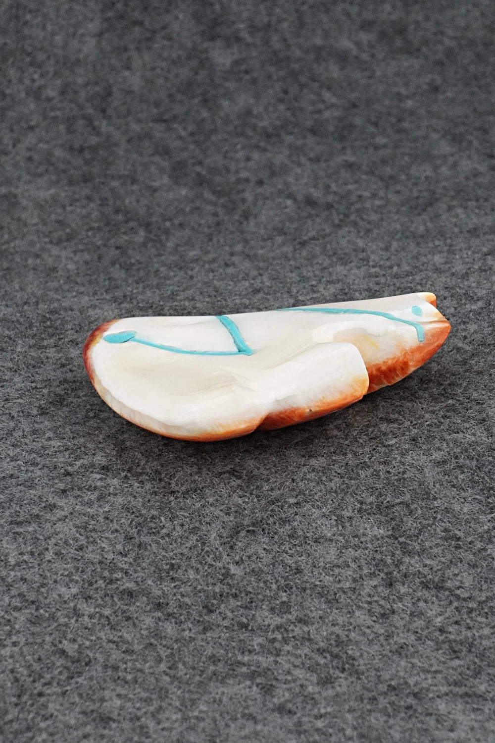 Bear Zuni Fetish Carving - Kenric Laiwakete