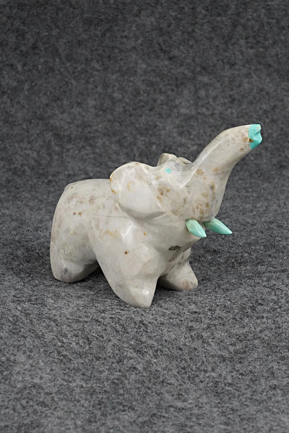 Elephant Zuni Fetish Carving - Enrike Leekya