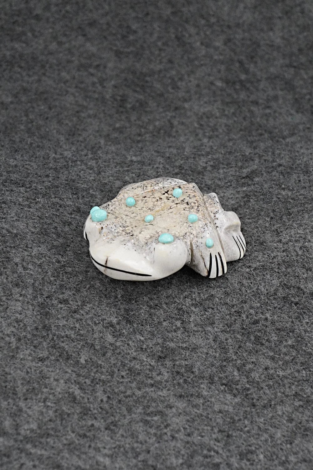 Frog Zuni Fetish Carving - Claudia Peina