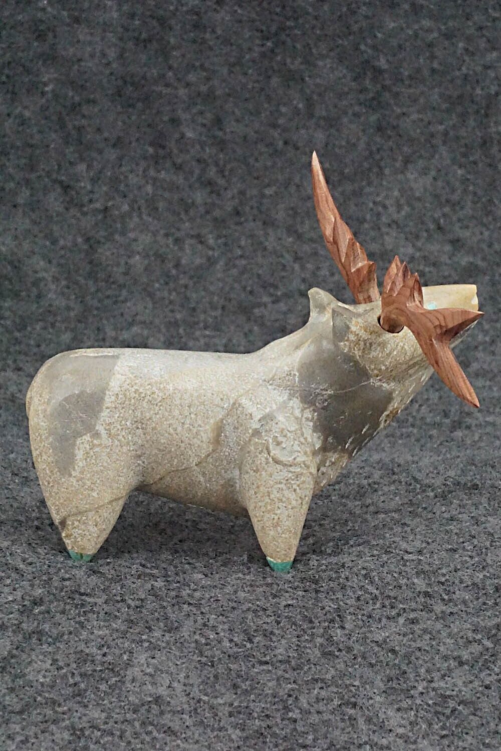 Elk Zuni Fetish Carving - Enrike Leekya