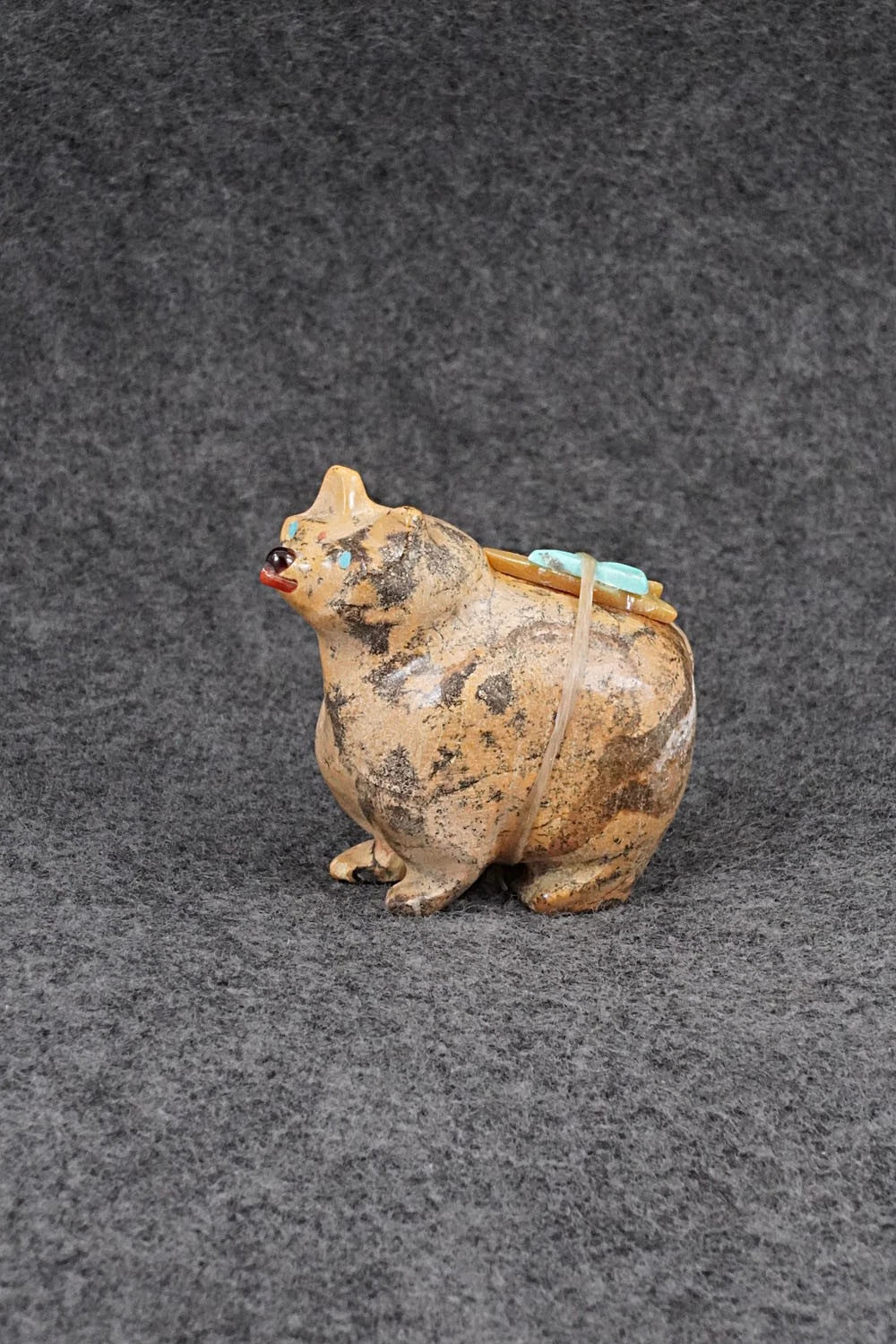 Bear Zuni Fetish Carving - Freddie Leekya