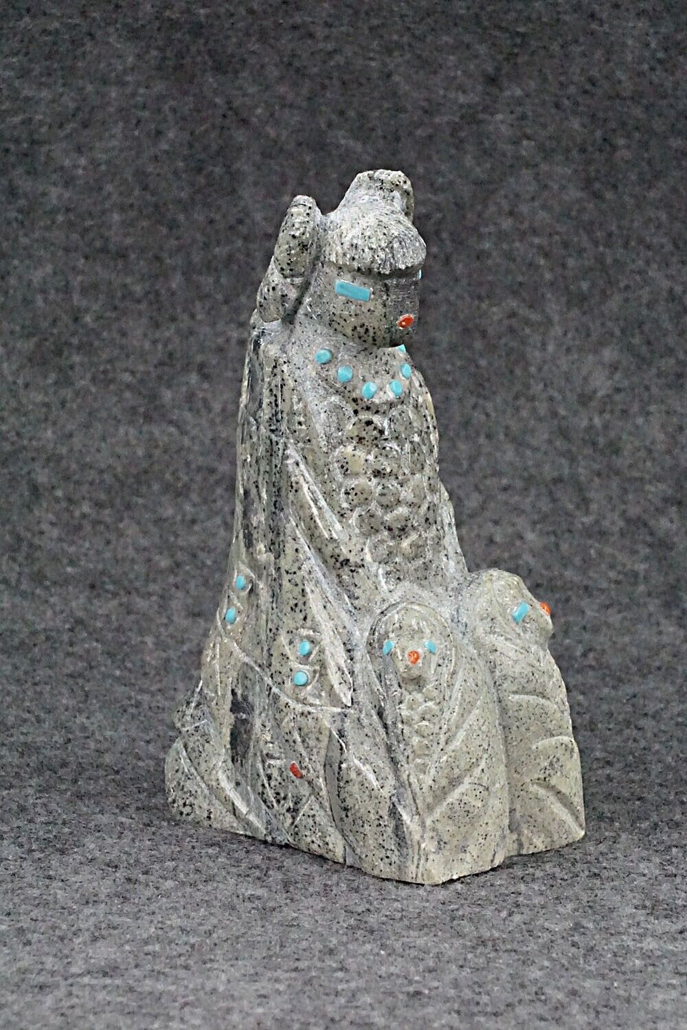 Corn Maiden Zuni Fetish Carving - Derrick Kaamasee