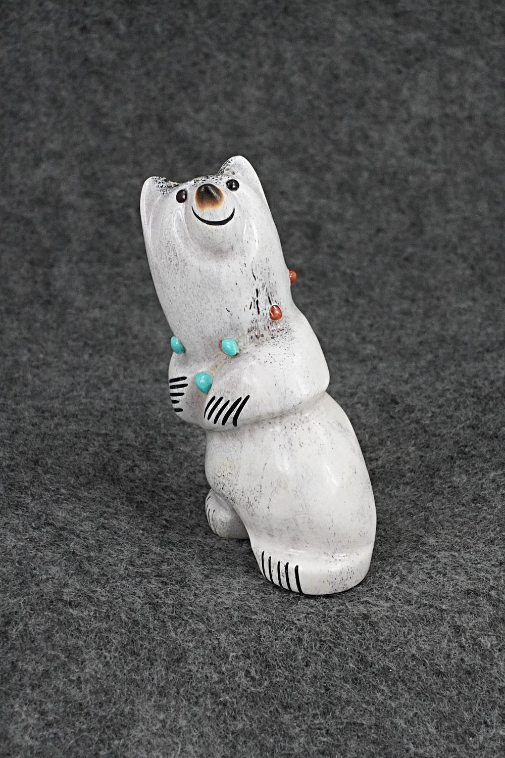 Bear Zuni Fetish Carving - Claudia Peina