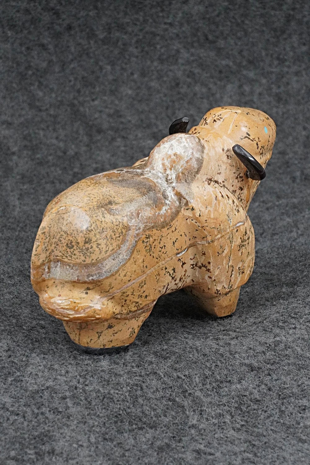 Buffalo Zuni Fetish Carving - Freddie Leekya