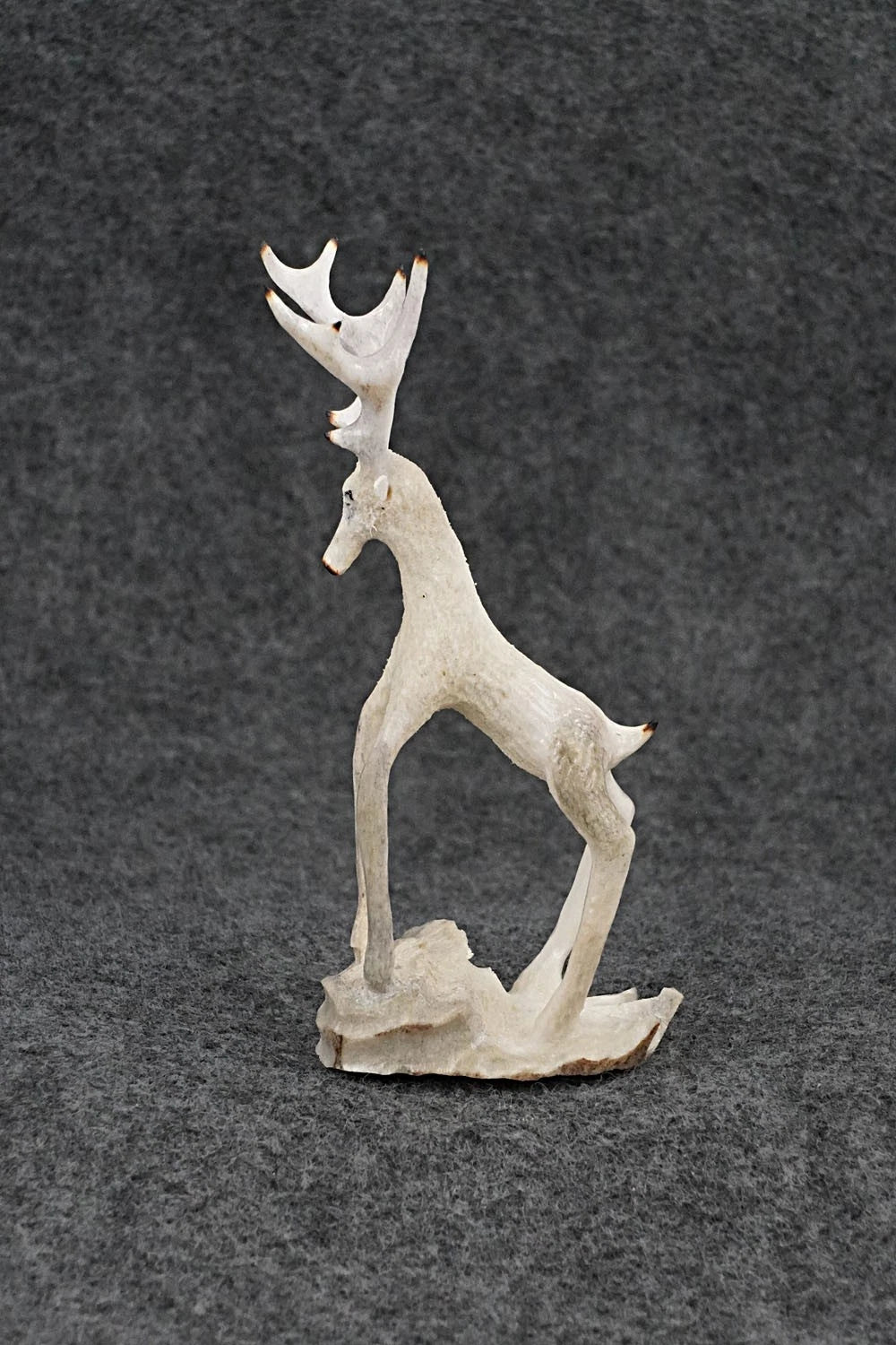 Deer Zuni Fetish Carving - Ruben Najara