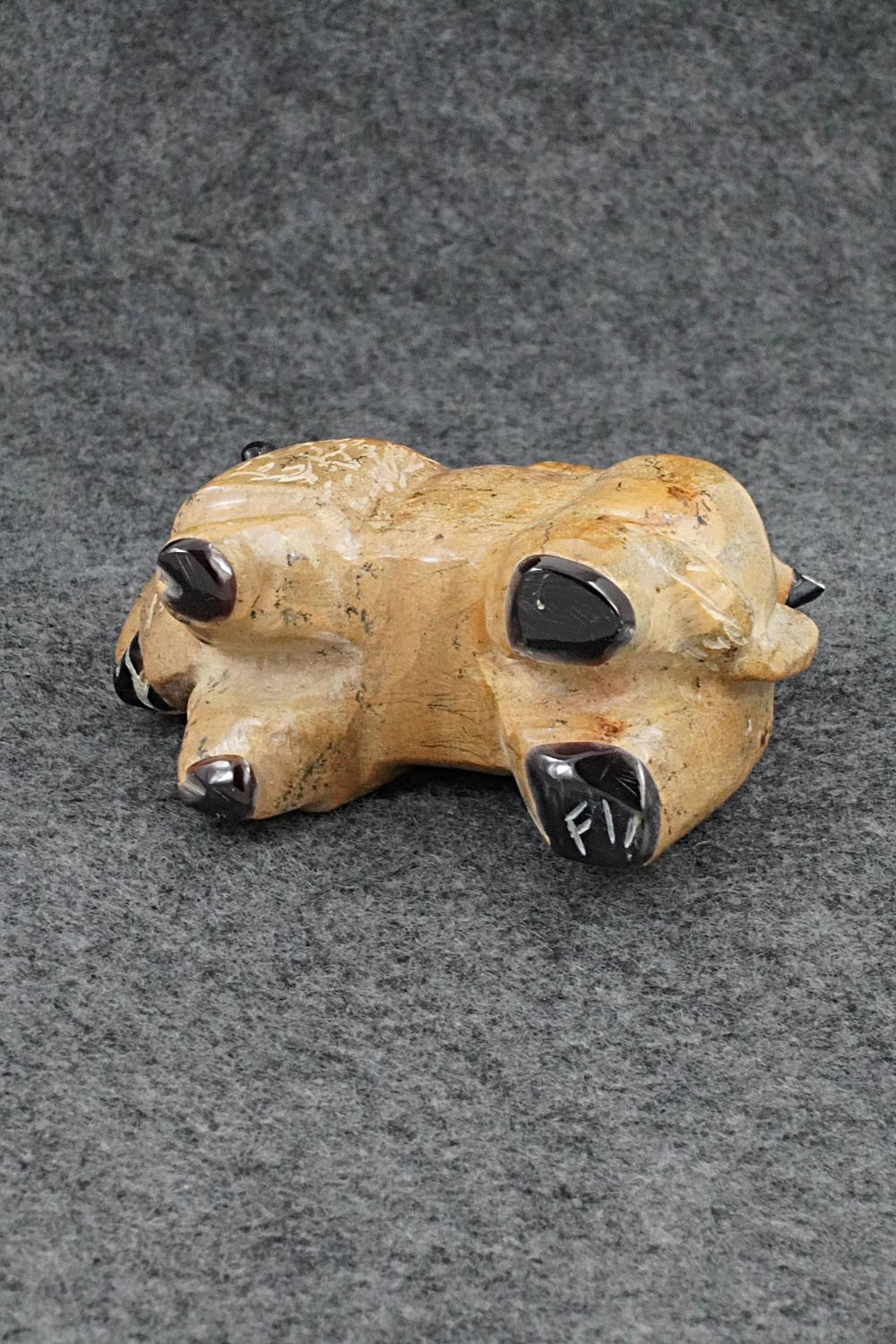 Buffalo Zuni Fetish Carving - Freddie Leekya