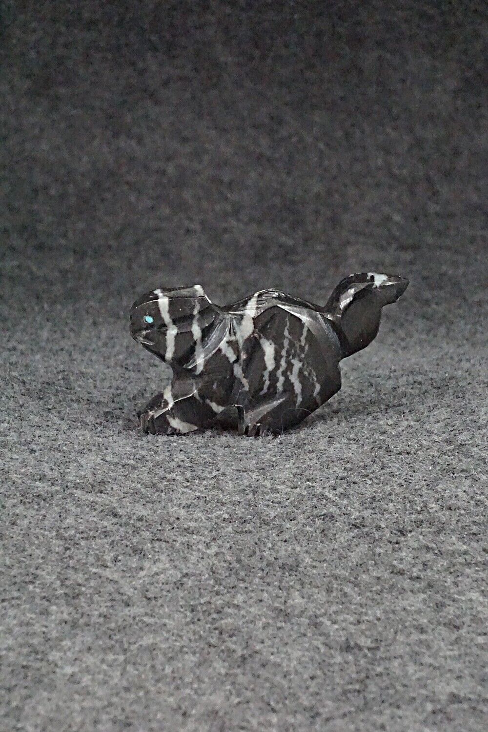Mountain Lion Zuni Fetish Carving - Tony Mackel