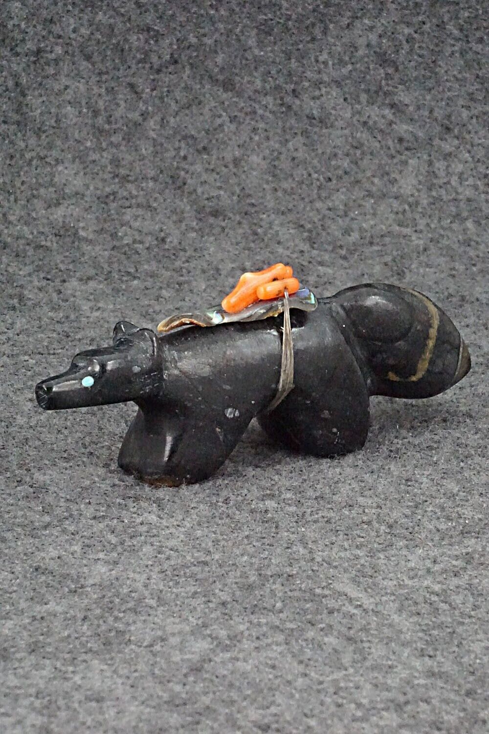 Wolf Zuni Fetish Carving - Donovan Laiwakete