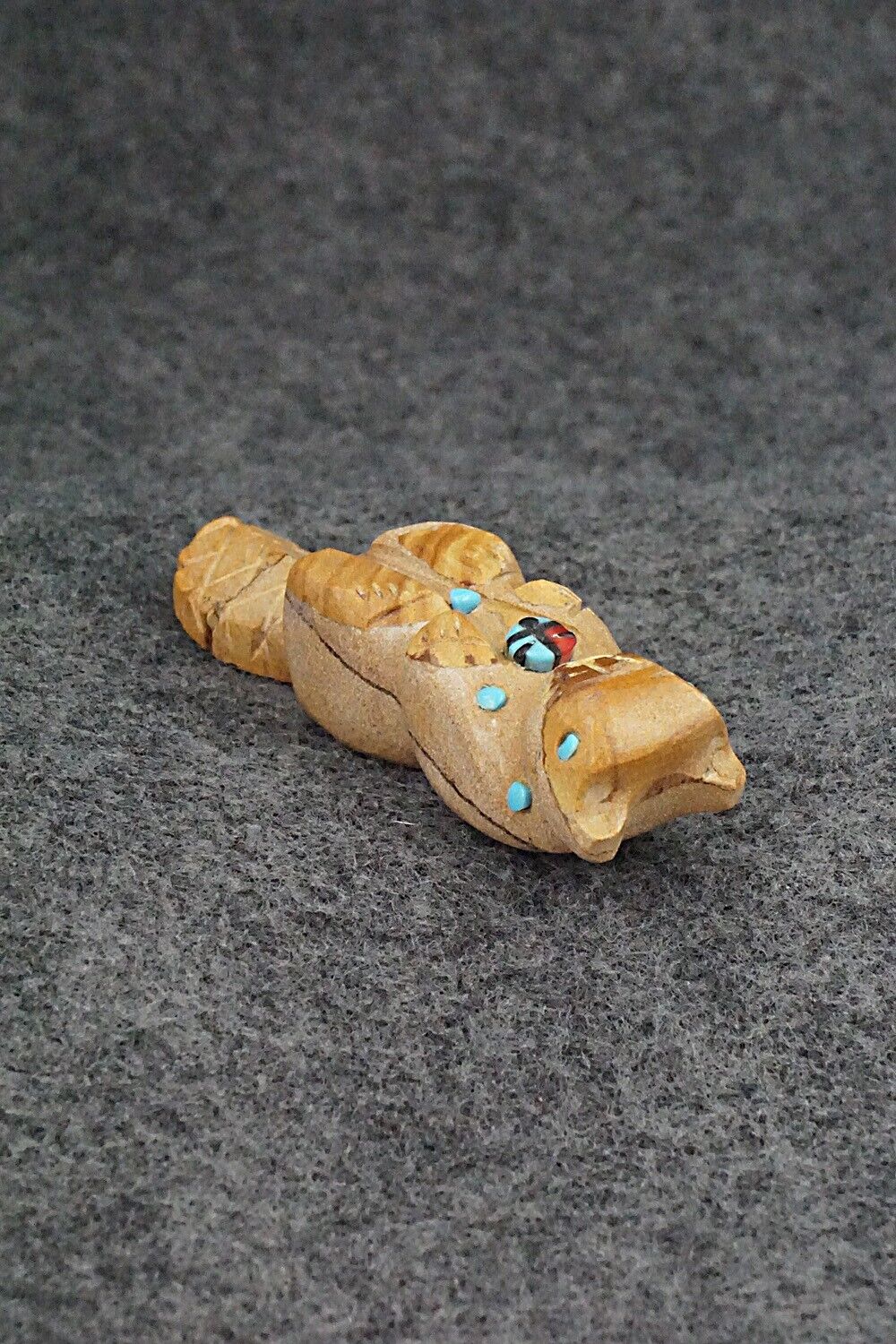 Otter Zuni Fetish Carving - Danette Laate