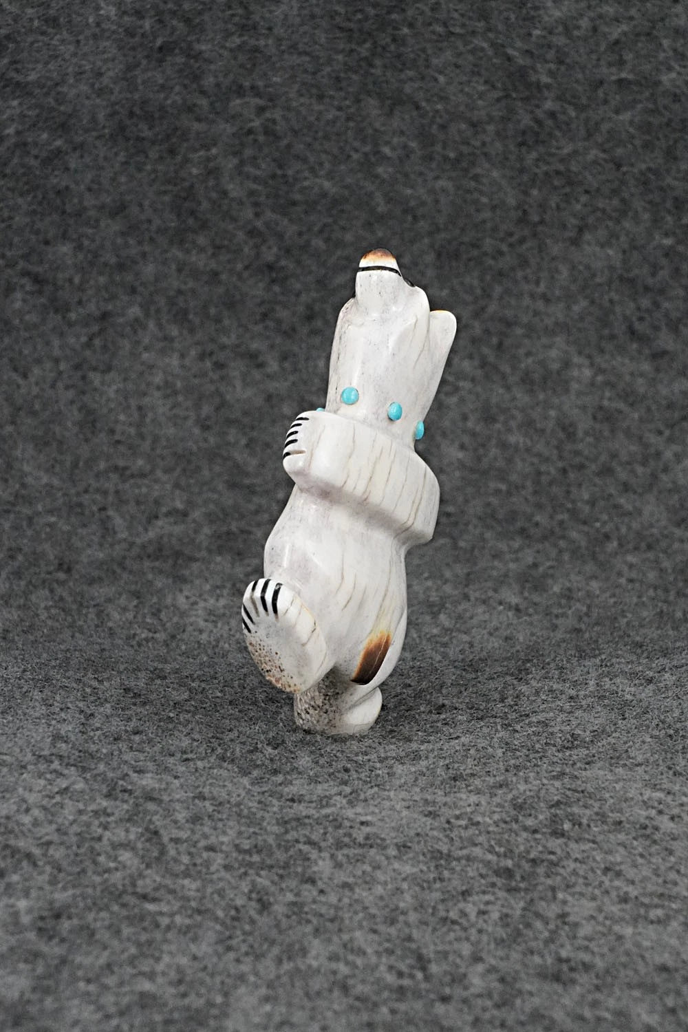 Bear Zuni Fetish Carving - Claudia Peina