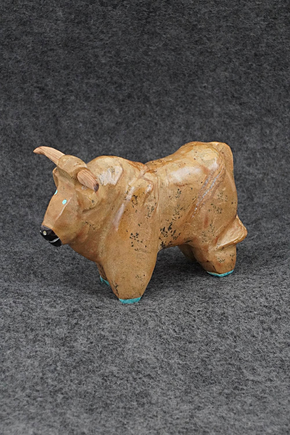 Bull Zuni Fetish Carving - Freddie Leekya