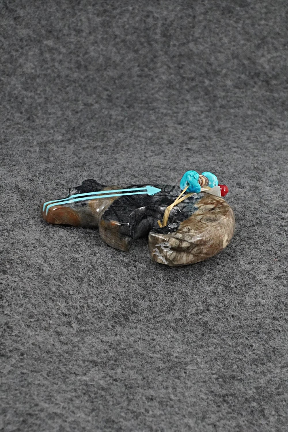 Bear Zuni Fetish Carving - Rodney Laiwakete