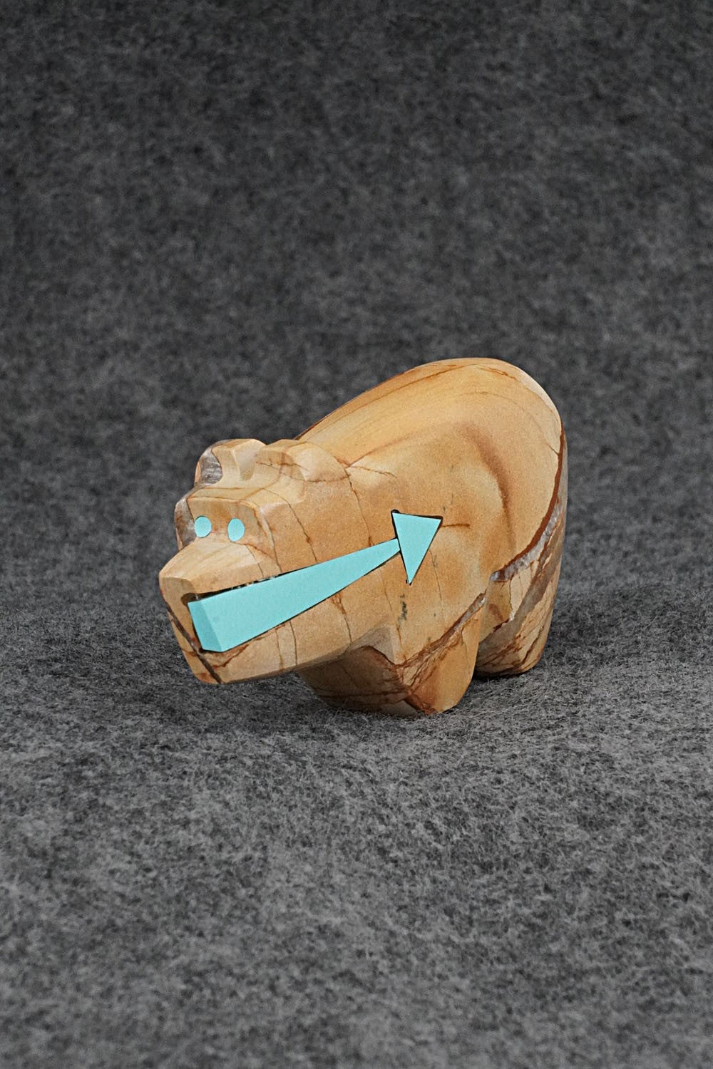 Bear Zuni Fetish Carving - Bernard Laiwakete