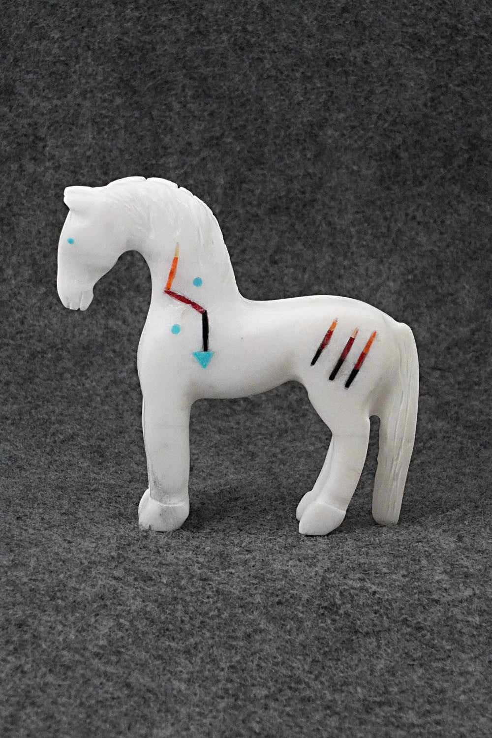 Horse Zuni Fetish Carving - Andres Lementino