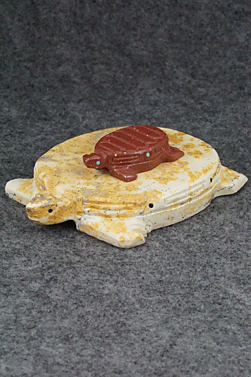 Turtles Zuni Fetish Carving - Jesus Espino