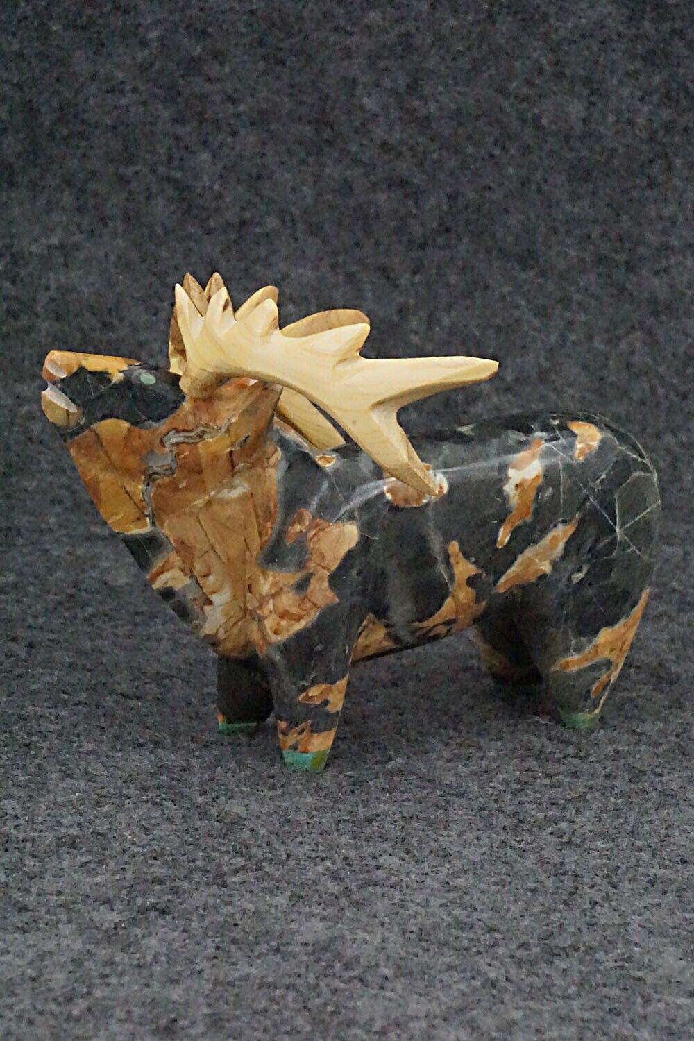 Elk Zuni Fetish Carving - Enrike Leekya