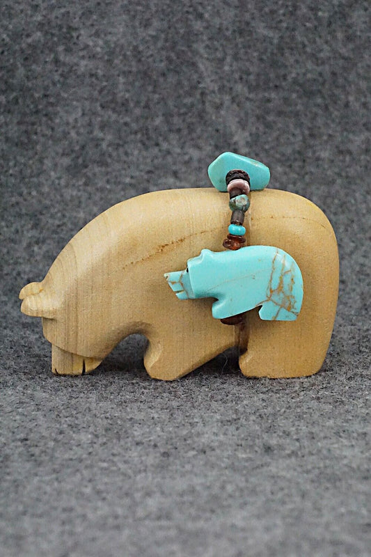 Bear Zuni Fetish Carving - Douglas Martza