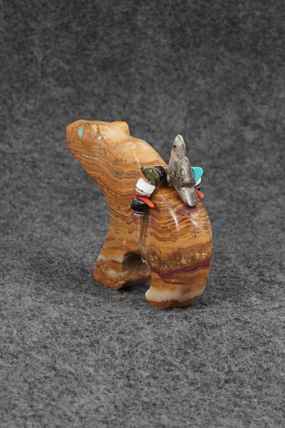 Bear Zuni Fetish Carving - Fernando Laiwakete