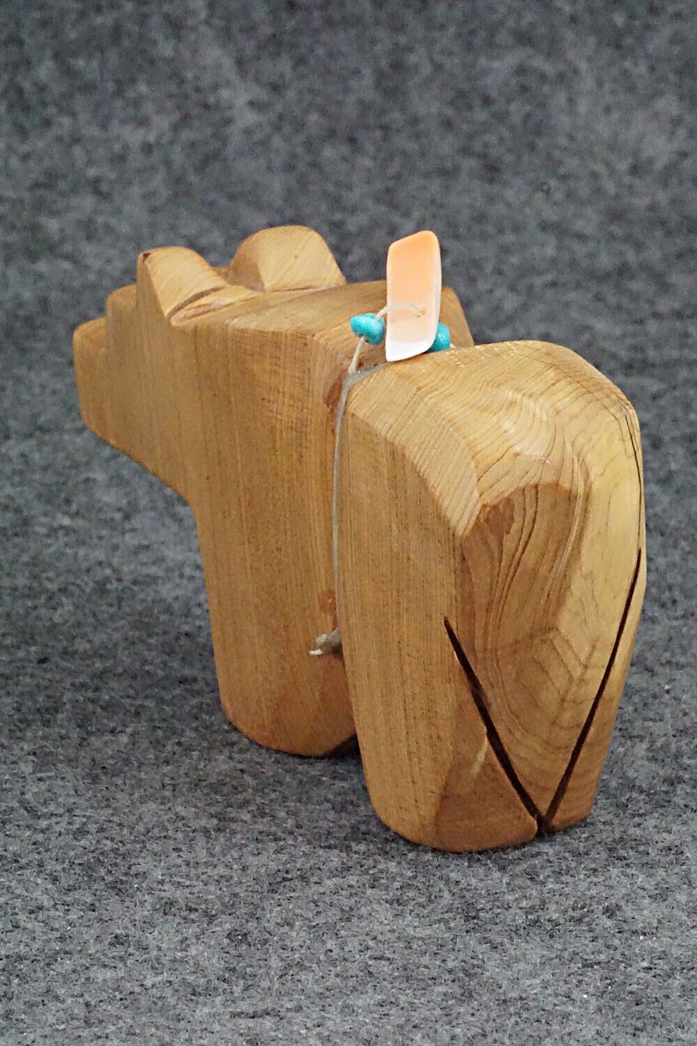 Bear Zuni Fetish Carving - Bernard Laiwakete