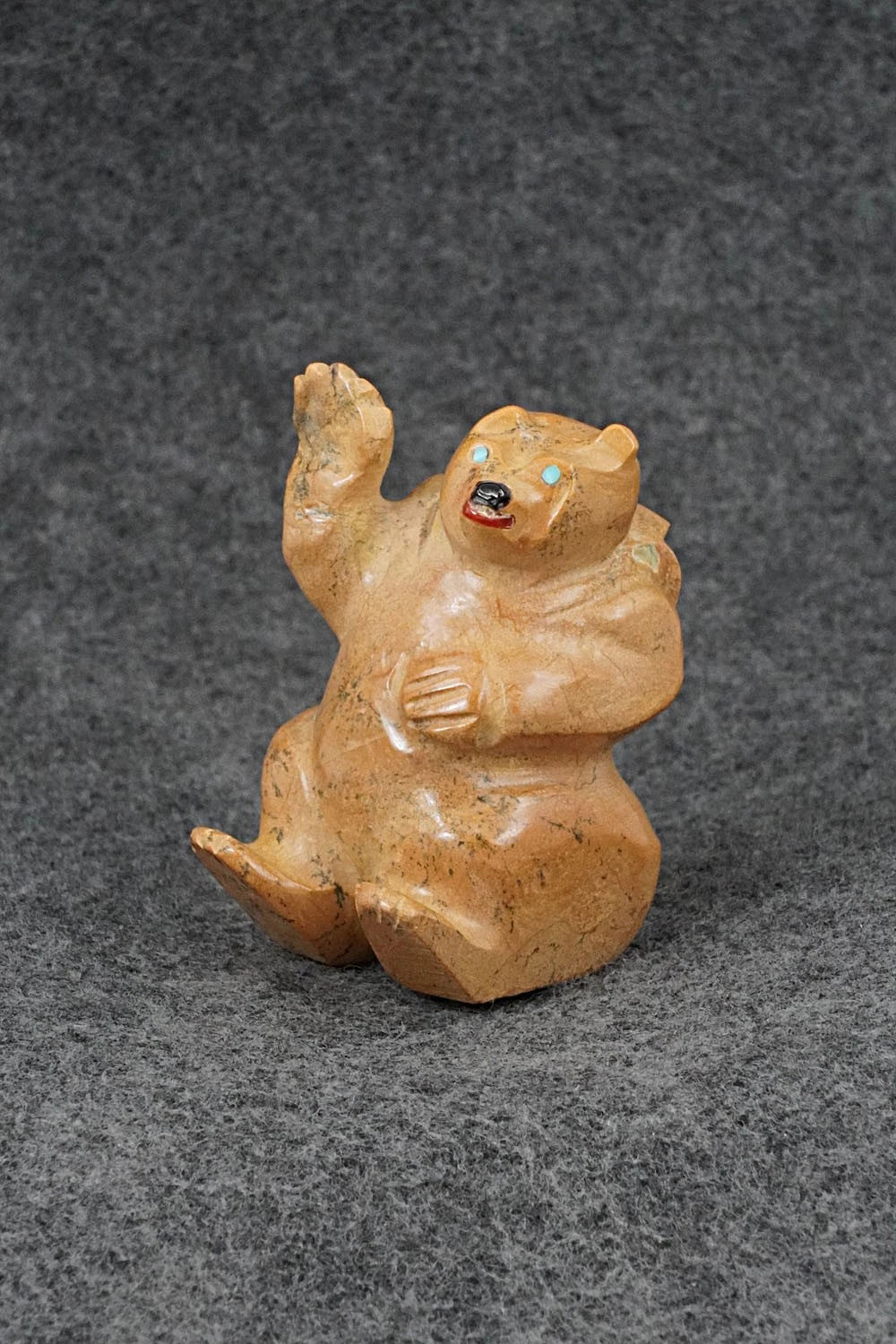 Bear Zuni Fetish Carving - Freddie Leekya