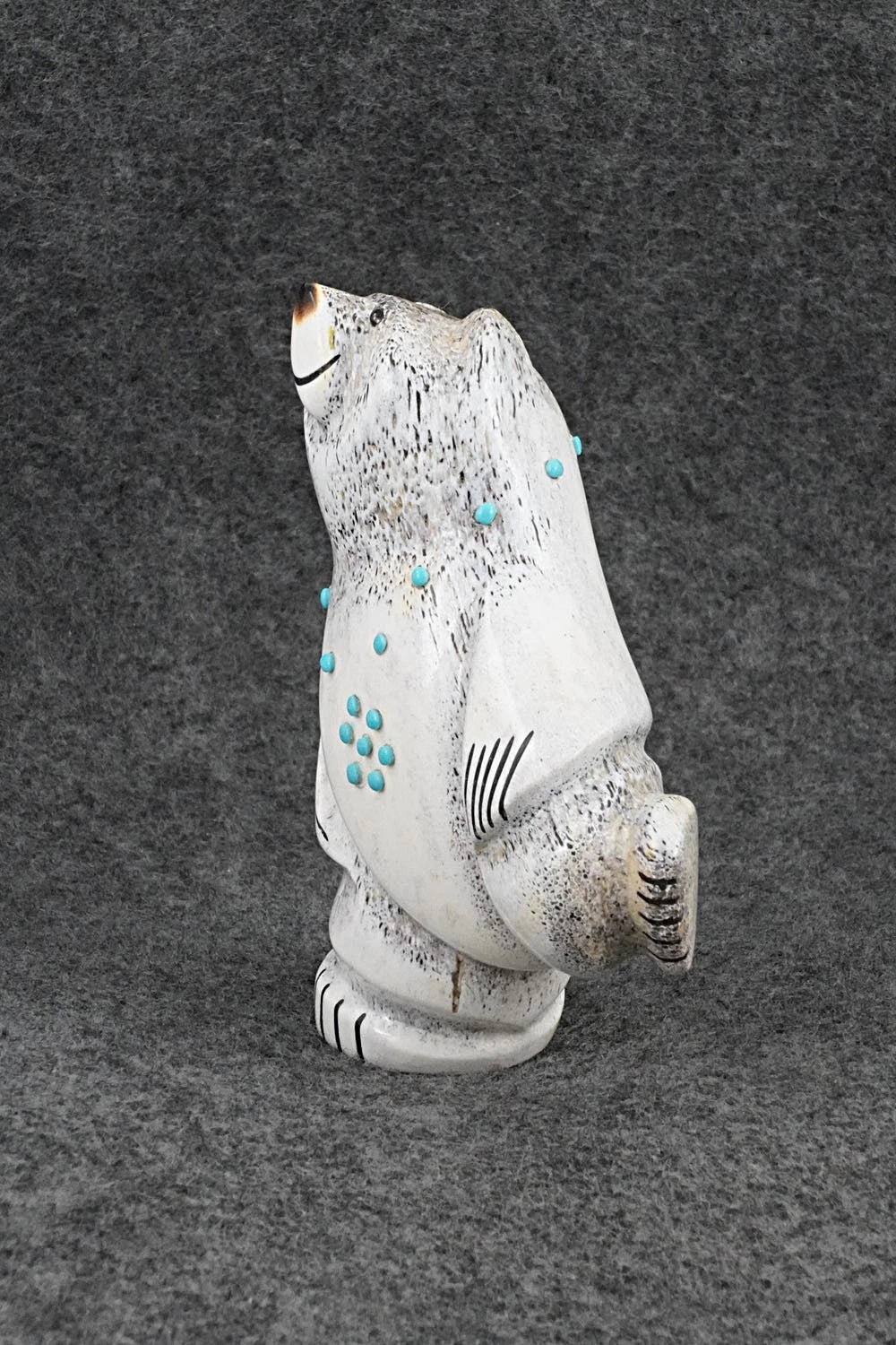 Bear Zuni Fetish Carving - Claudia Peina